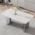 Table à manger minimaliste et moderne. Plateau en verre autocollant imitation marbre blanc