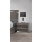 Chambre à coucher 4 pièces Devlin gris lustré format très grand lit